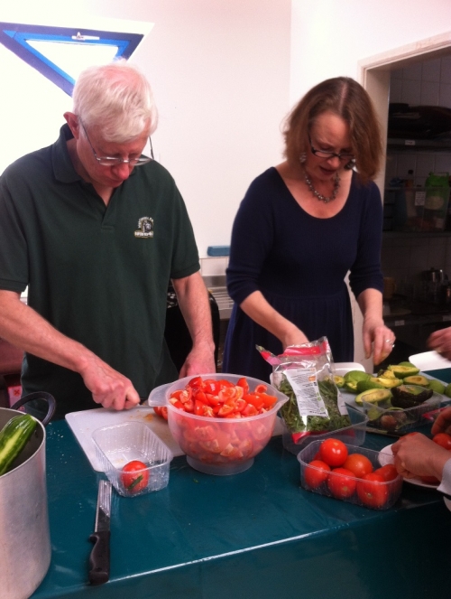 Fiona and Kevin making salad 500 663 1